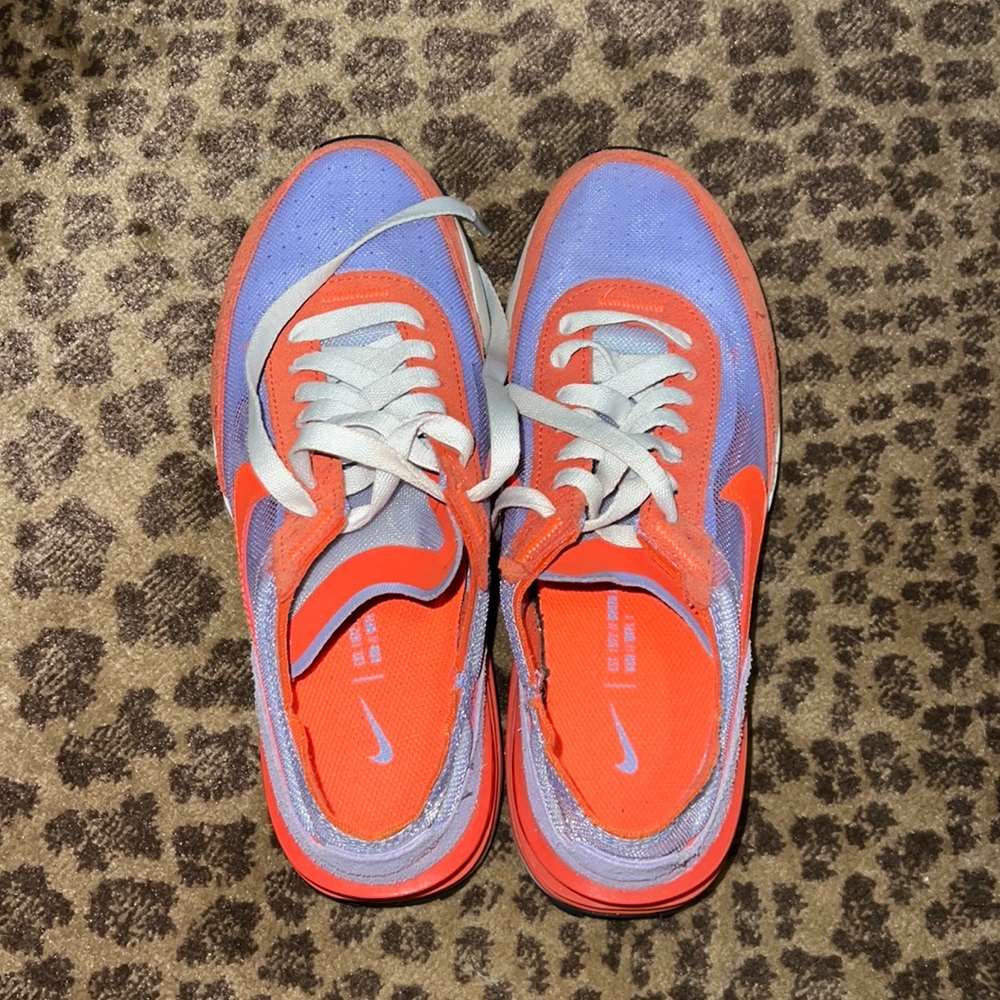 Nikes size 7